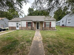 Building Photo - 2913 S 51st St