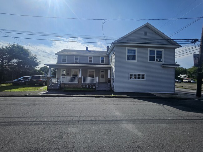 Building Photo - 600 Donnelly St