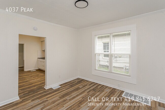 Foto del edificio - 4037 Peak-