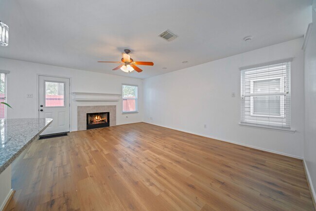 Foto del edificio - 123 N Villa Oaks Dr