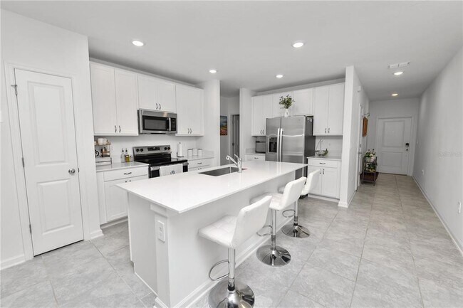 Building Photo - 1740 White Water Ct