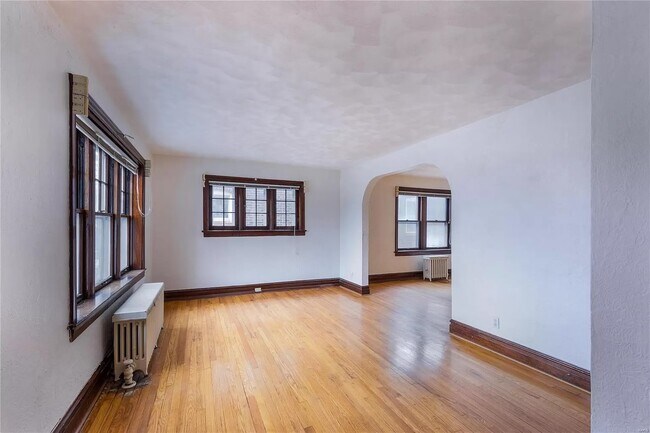 Building Photo - 5046 Potomac St