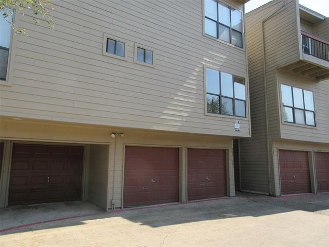 Foto principal - 7660 Skillman St