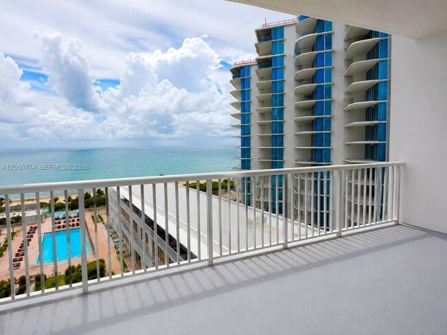 Building Photo - 5401 Collins Ave