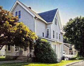 Building Photo - 275 Wakelee Ave