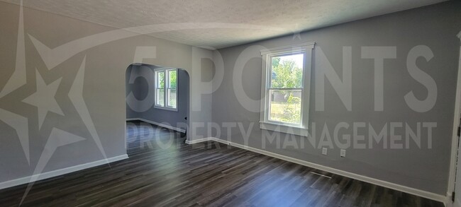 Building Photo - 3601 E 57th St