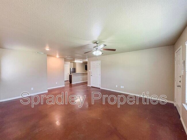 Building Photo - 749 Laila Ln