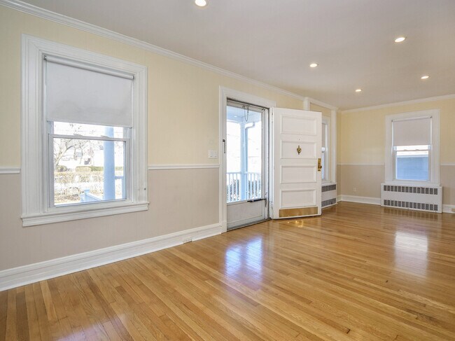Foto del edificio - 35 Woolsey Ave