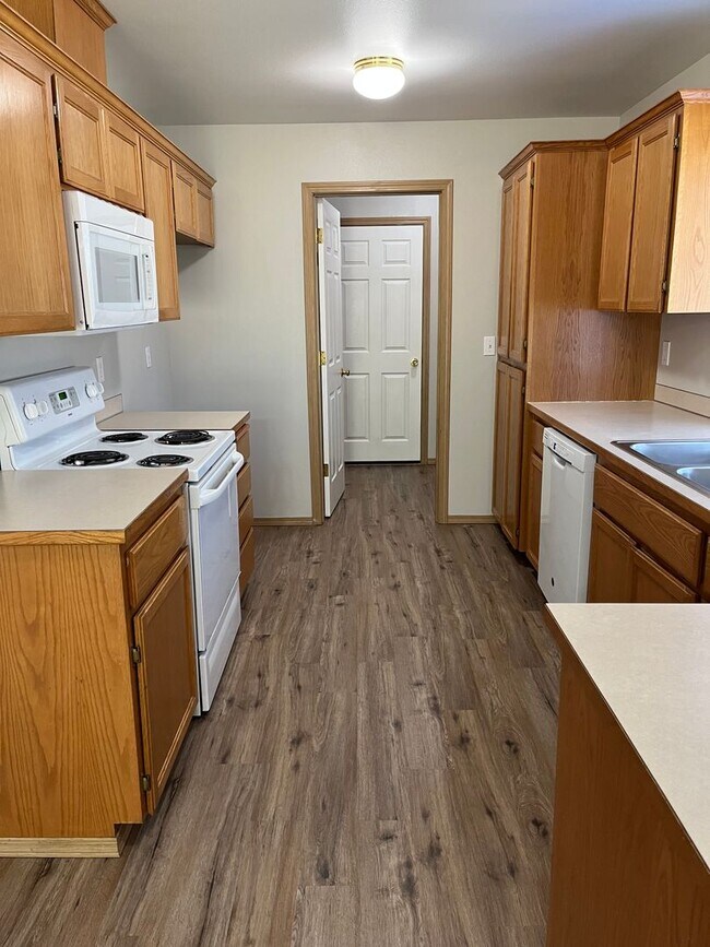 Foto del edificio - **$500 off first months rent** Beautiful C...