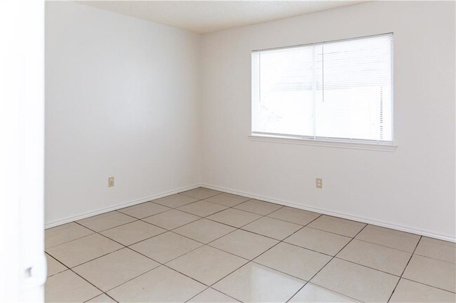 Building Photo - 1114 Princeton Pl