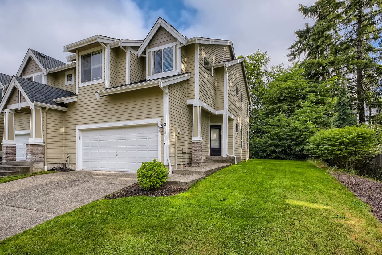 Foto principal - Beautiful 3 Bed 3 Bath Bonney Lake Home!