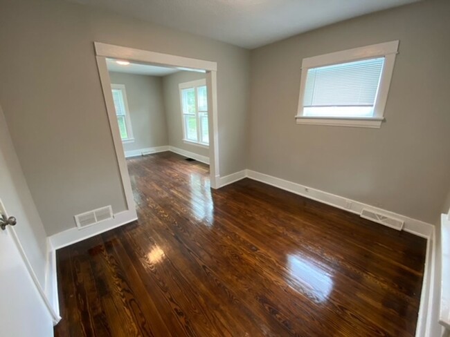 Building Photo - Fully Remodeled 3 Bed 1 Bath!!