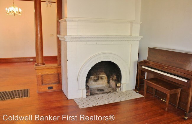 Building Photo - 3 br, 2 bath House - 616 University