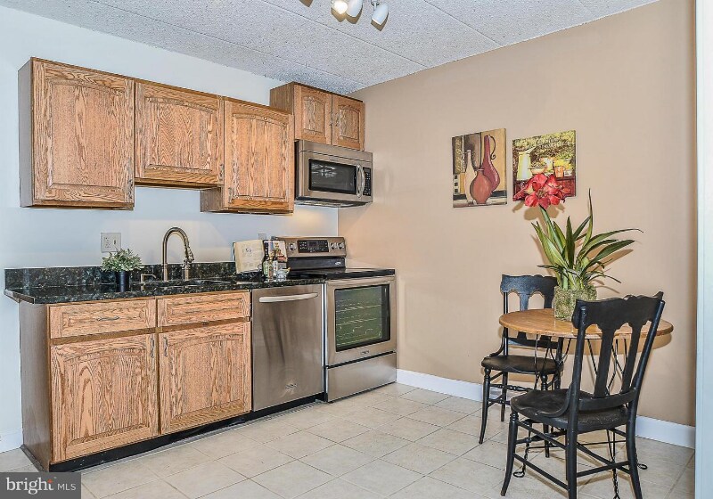 Foto principal - 5150 Maris Ave