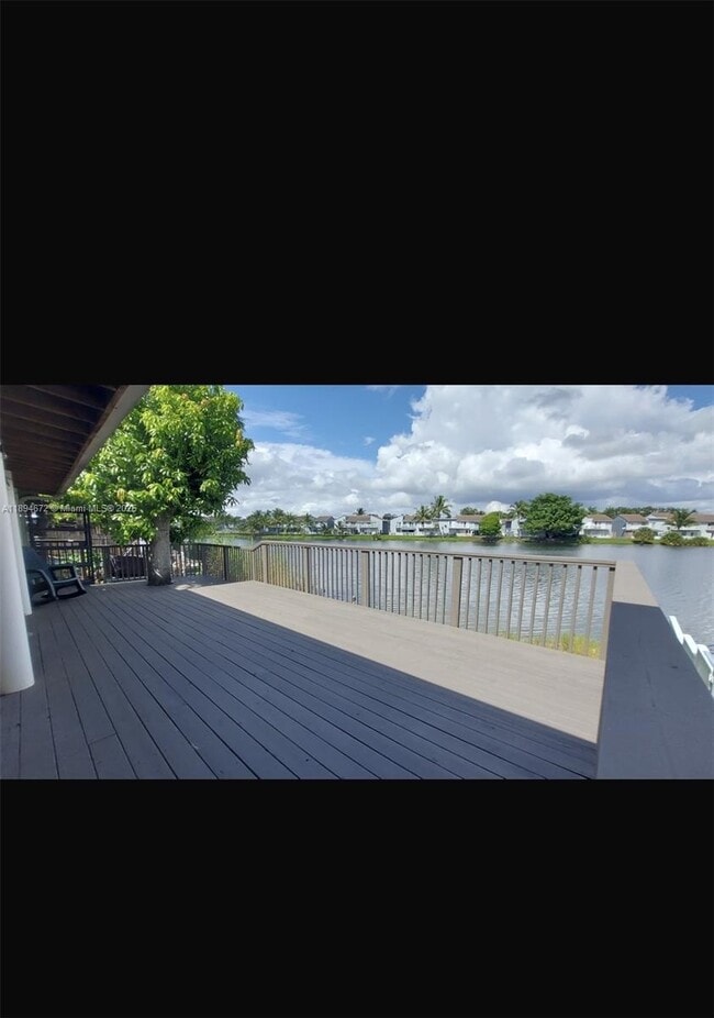 Foto del edificio - 6931 NW 169th Terrace