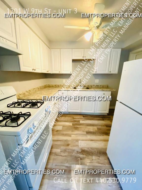 Building Photo - 1301 w 9th, unit 3