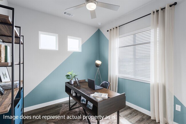 Foto del edificio - 7145 Black Beaver Cir