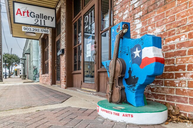 Art is everywhere in Athens.