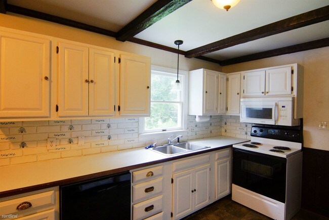 Building Photo - 602 Gaston Dr