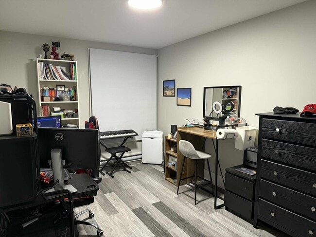 Building Photo - 2085 Rue Saint-Timothée