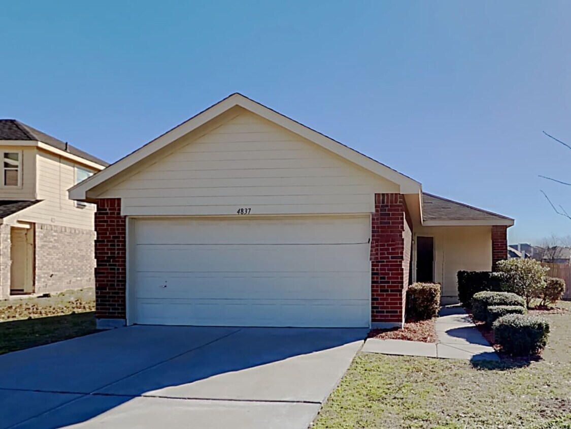 Primary Photo - 4837 Waterford Dr