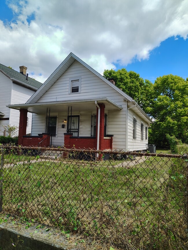 Building Photo - 1118 Wildwood Ave