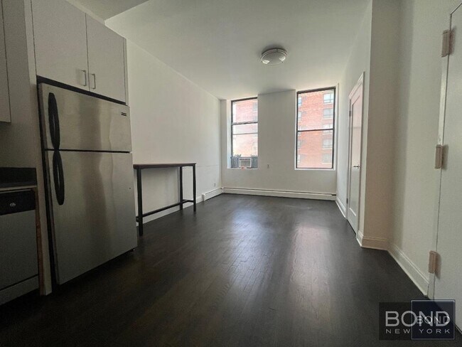 Foto del edificio - 957 Second Avenue