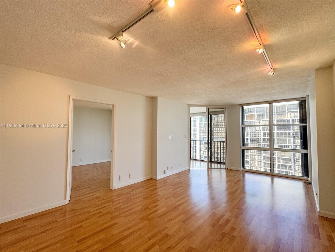 Foto principal - 1901 Brickell Ave