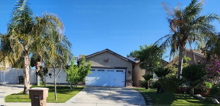 Foto principal - Charming 3 bedroom, 2 bathroom house. This...