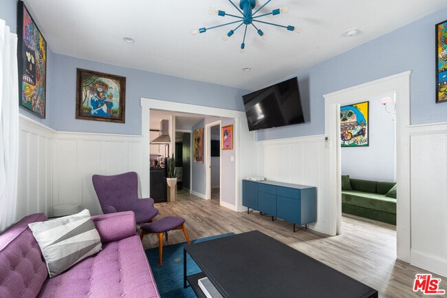 Building Photo - 218 N Ave 61