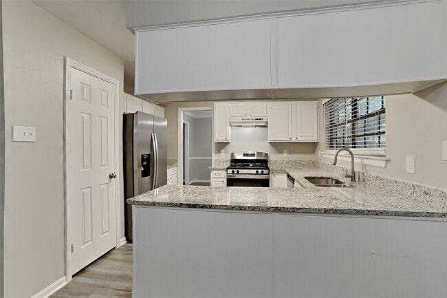 Building Photo - 3323 Colonel Ct Dr