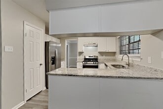Building Photo - 3323 Colonel Ct Dr