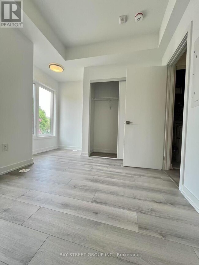 Building Photo - 33 CALAMINT Ln