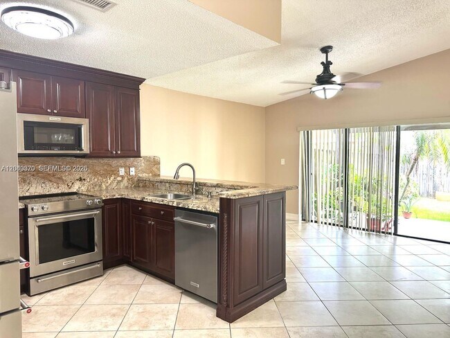 Building Photo - 2514 SW 138th Ave
