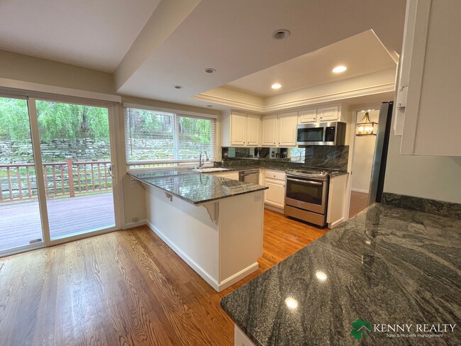 Foto del edificio - Large 3 Bedroom, 2.5 Bathroom, Great Neigh...
