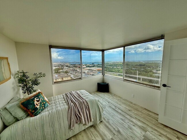 Foto del edificio - Century Park Plaza/2BR/2BA/2PK