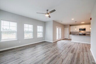 Building Photo - Parkway at 31 Apartments