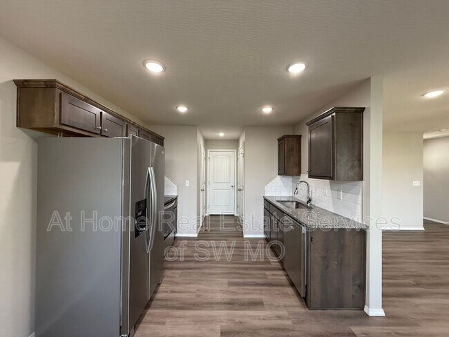 Building Photo - 801 E Watermill Cir