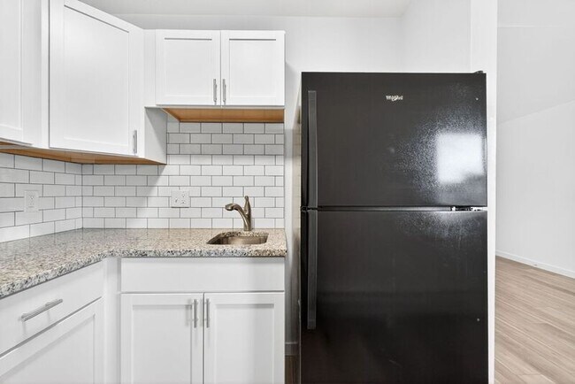 Building Photo - 7374 E Main St