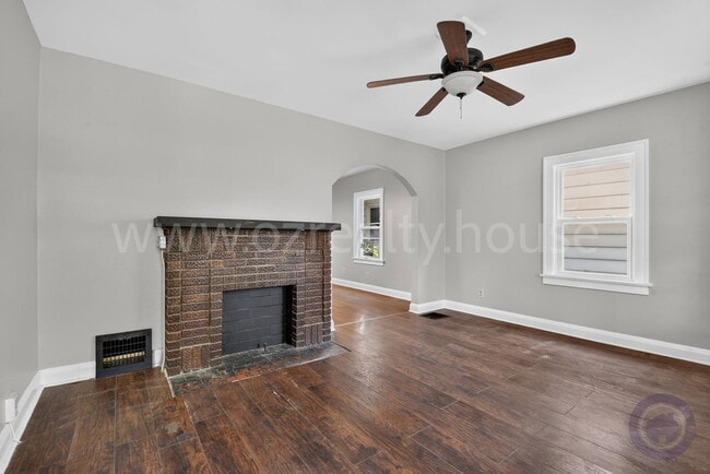 Building Photo - 2034 Berkshire Pl