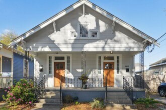 Building Photo - 4813-4813 Bienville St