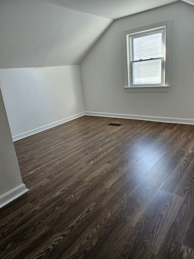 Building Photo - 4214 Vine St