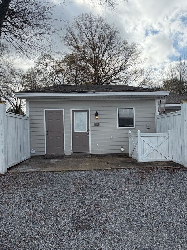 Foto del edificio - 139 Cedar Ct