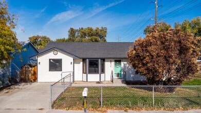 Building Photo - 924 E Georgia Ave