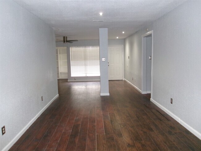 Foto del edificio - 781 Country Pl Dr