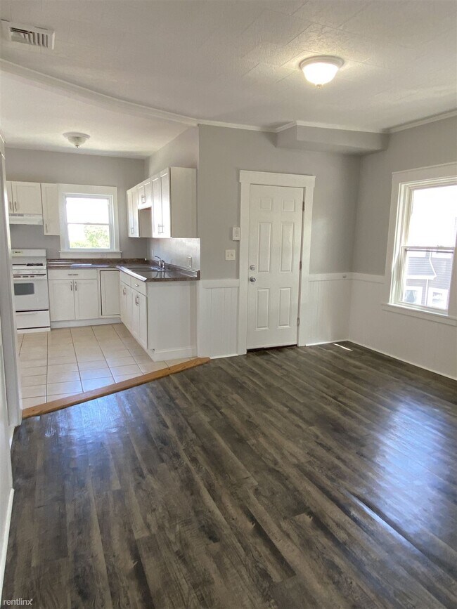 Foto del edificio - 2 br, 1 bath House - 682 Eastern Ave # C