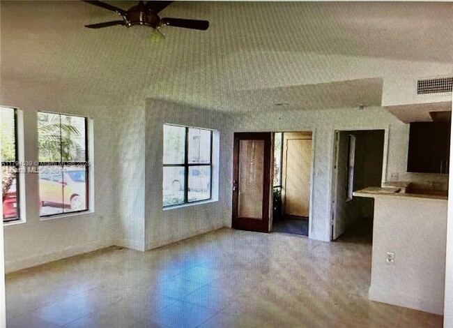 Foto del edificio - 10441 SW 155th Ct