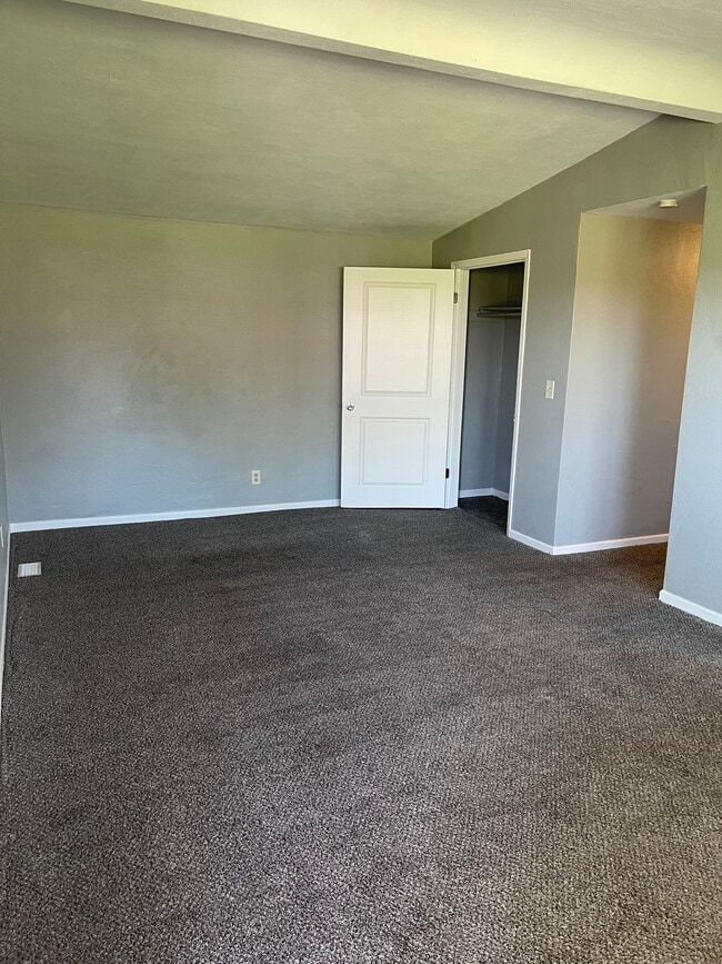 Foto del edificio - 2750 E Phylbeck Ave