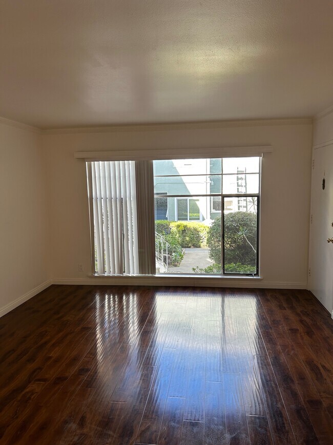 Main Room - 459 Landfair Ave
