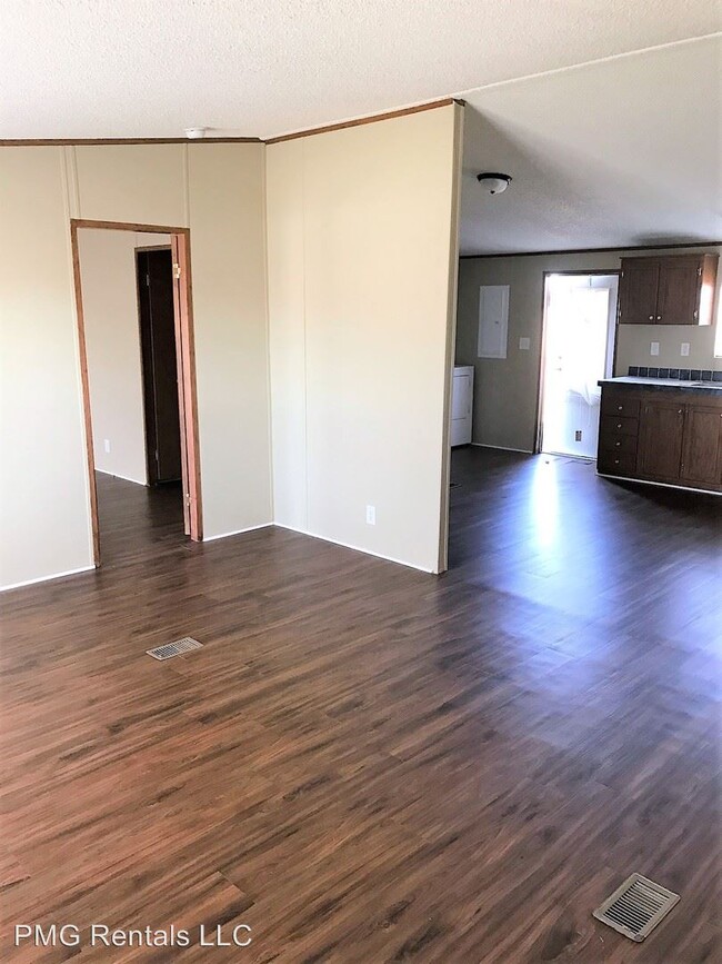 Building Photo - 3 br, 2 bath House - 6612 Blackbird Drive